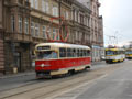 Konvoj přijíždí Pražskou ulicí do centra 27. 6. 2009