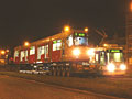Poslední společná fotografie tramvají Škoda 05T a 14T na Slovanské aleji (kolos směl na dálnici až v nočních hodinách a tak zůstal odstaven) - 10. 12. 2005