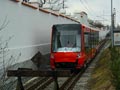 Tramvaj 30T pro Bratislavu odpočívá na zkušební koleji u výrobce 28. 2. 2015