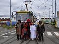 Posádka Mikulášské tramvaje před výjezdem z vozovny 4. 12. 2016