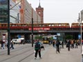 Pěší zóna v Berlíně, nedaleko stanice Alexanderplatz 8. 5. 2009