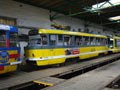 Rozebíraný vůz T3M č. 214 ve vozovně Slovany 11. 7. 2012