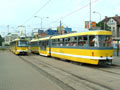 Oba vozy K3R-NT č. 311 a 312 se míjí v zastávce Hlavní nádraží ČD, Sirková v první den provozu s cestujícími dne 21. 6. 2006