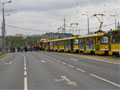 Zastavené tramvaje při průjezdu vojenské techniky přes sady Pětatřicátníků 2. 5. 2010