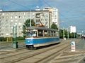 Historická (šmoulí) T1 č. 121 v zastávce Macháčkova 16. 6. 2002