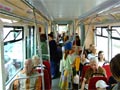 Již při naplnění téměř pouze sedícími cestujícími působí tramvaj přeplněným dojmem - 18. 8. 2006