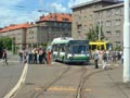 Trolejbus právě přivezl další návštěvníky na den otevřených dveří do tramvajové vozovny Slovany 12. 1. 2004 
