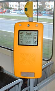 Automat na výdej jízdenky pomocí čipové karty (dočasně umístěný ve voze KT8D5 č. 292)