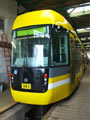 Prototyp tramvaje Vario LF2/2 IN krátce po složení ve vozovně Slovany 17. 9. 2013