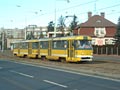 Souprava 205+195 MIMO PROVOZ jedoucí z linky č. 4 sjíždí po Karlovarské třídě 19. 2. 2006