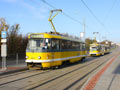 T3R.P č. 244 linky č. 1 a T3R.PLF č. 316 + T3R.P č. 287 v zastávce Pod Záhorskem, kde na sebe nyní vozy linek 1 a 4 o víkendu čekají 15. 10. 2009