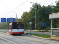 Solaris č. 546 vyjíždí z tramvajového tělese u zastávky Lékařská fakulta, Karlovarská 5. 9. 2012