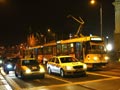 Zastavený provoz tramvají v době průchodu průvodu 28. 10. 2014
