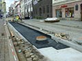 Rekonstrukce kolejiště před radnicí  - pokládka protivibračních rohoží 31. 7. 2014