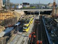 Souprava 329+262 projíždí stavbou u nádraží 19. 4. 2018