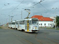 Souprava 208+245 u zastávky Mozartova 23. 5. 2003