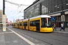 Sedmi lnkov vz Flexity ZRL . 9001 na vraov konen Alexanderplatz 9. 5. 2009