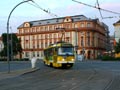 T3R.PLF č. 324 linky č. 1 při večerní výluce odbočuje na Palackého náměstí 24. 7. 2010